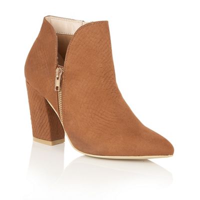 Dolcis Dark Tan 'Jemmy' ankle boots